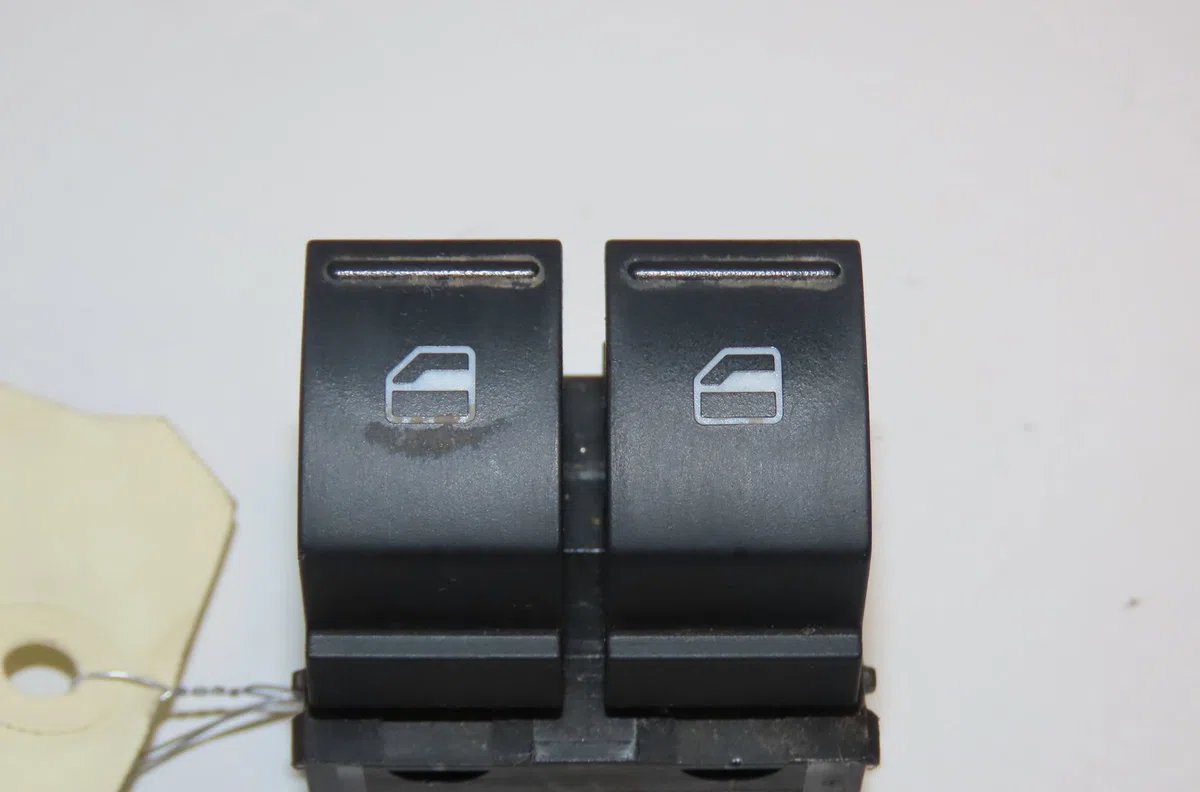 Commande lève-glace porte avant gauche Seat IBIZA IV (6J5, 6P1) 1.2 tsi (2010-2012) 5 portes occasion
