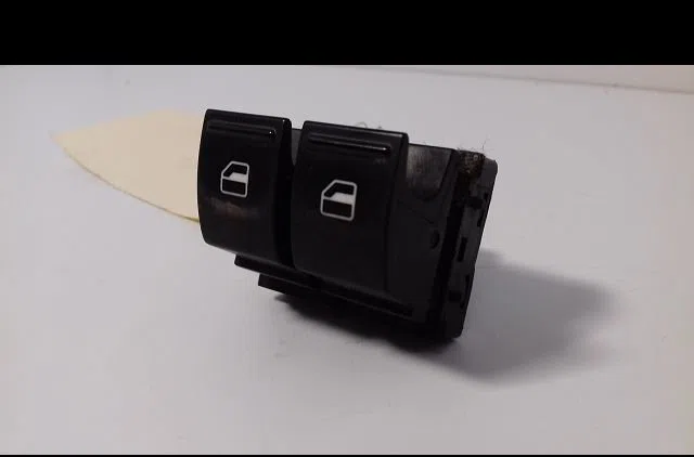 Commande lève-glace porte avant gauche Seat IBIZA IV (6J5, 6P1) 1.6 tdi (2009-2015) occasion — photo 3