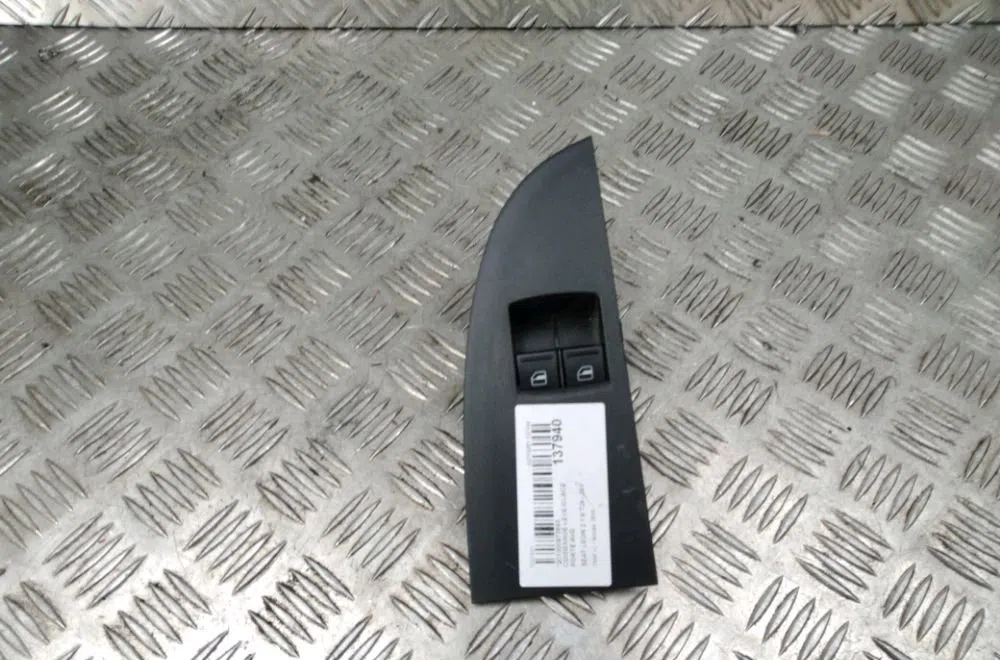 Commande lève-glace porte avant gauche Seat LEON (1P1) 1.6 tdi (2010-2012) occasion — photo 3