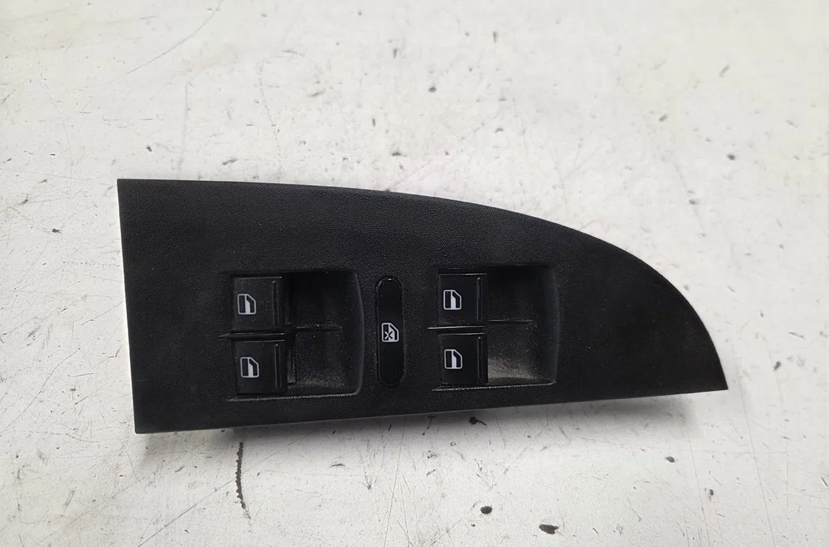 Commande lève-glace porte avant gauche SEAT LEON 2 PHASE 2 occasion