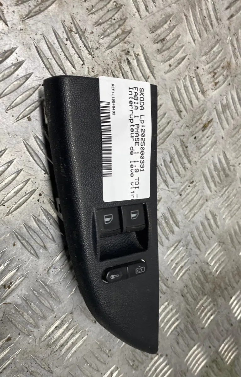 Commande lève-glace porte avant gauche SKODA FABIA 1 PHASE 1 occasion — photo 2