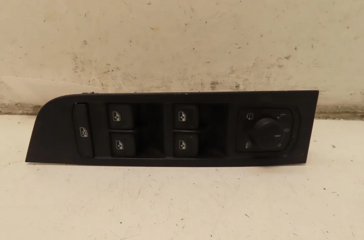 Commande lève-glace porte avant gauche Skoda KAMIQ (NW4) 1.5 tsi (2019) occasion