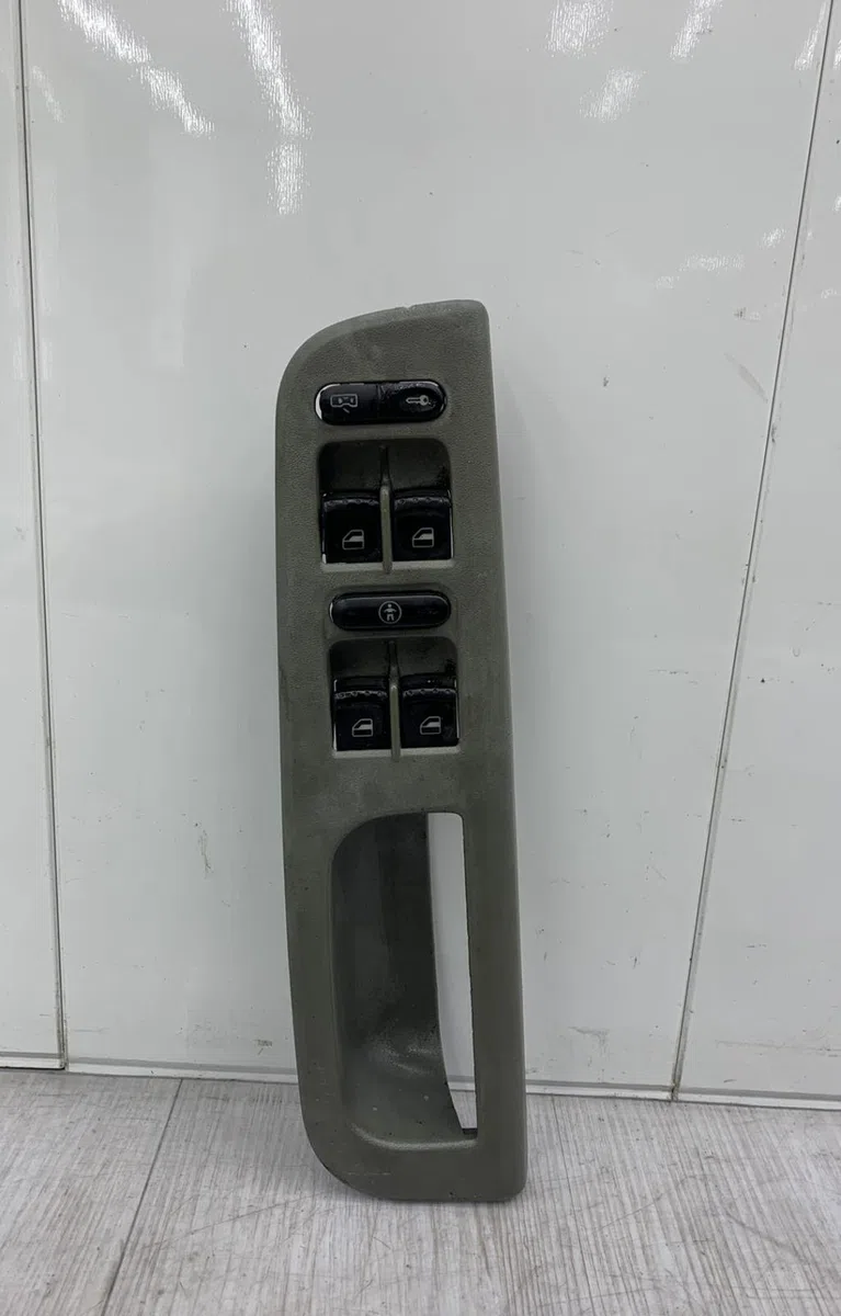 Commande lève-glace porte avant gauche SKODA OCTAVIA 1 PHASE 1 occasion