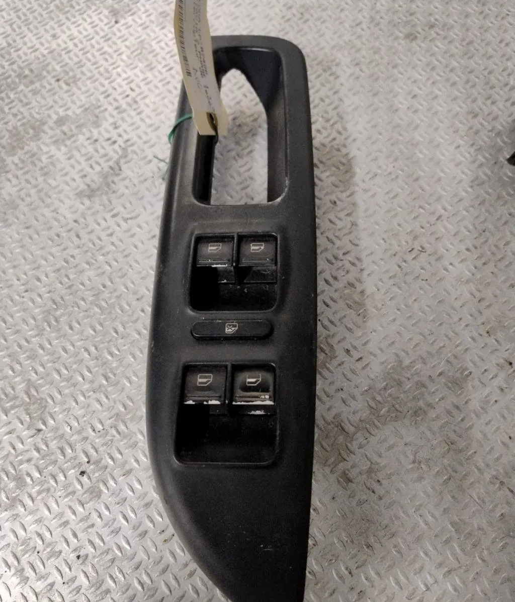 Commande lève-glace porte avant gauche Skoda OCTAVIA II (1Z3) 1.9 tdi (2004-2010) occasion