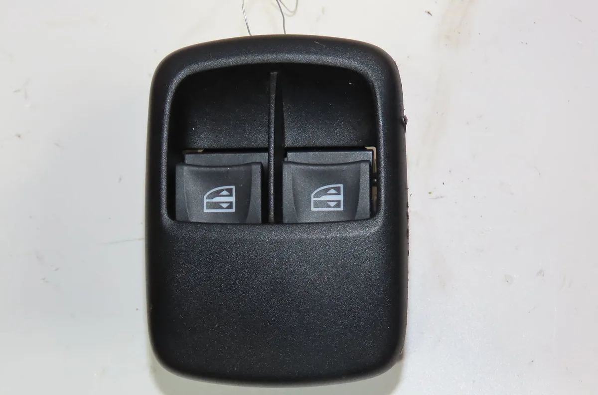 Commande lève-glace porte avant gauche Smart FORFOUR 3-5 portes (453) Electric drive (453.091) (2017) occasion