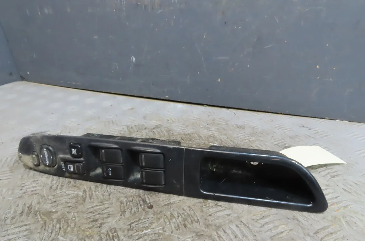 Commande lève-glace porte avant gauche Subaru FORESTER (SG_) 2.0 awd (sg5) (2002-2005) occasion