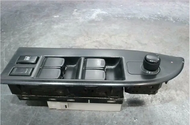 Commande lève-glace porte avant gauche Suzuki GRAND VITARA II (JT, TE, TD) 1.9 ddis traction intégrale (jt419, td44, jb419wd,... occasion — photo 3