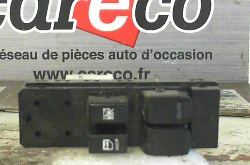 Commande lève-glace porte avant gauche SUZUKI SWIFT 3 occasion — photo 2