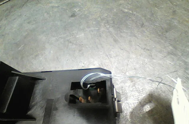 Commande lève-glace porte avant gauche SUZUKI VITARA 2001 occasion — photo 2