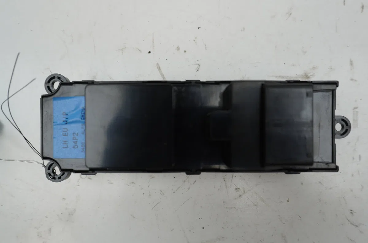 Commande lève-glace porte avant gauche Suzuki VITARA (LY) 1.6 allgrip (apk 416) (2015) occasion — photo 4