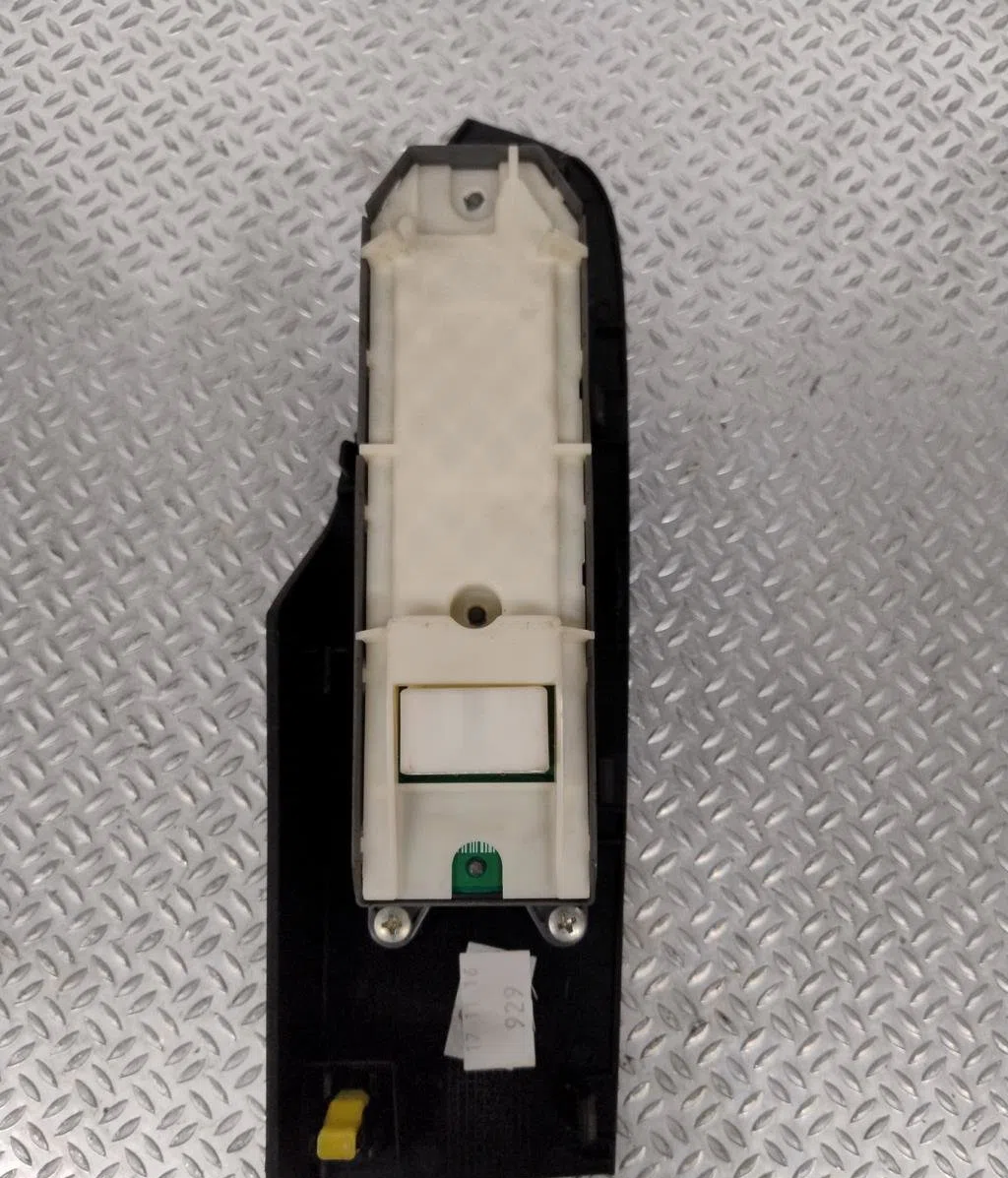 Commande lève-glace porte avant gauche TOYOTA AURIS 2  AURIS 2 PHASE 2 BREAK occasion