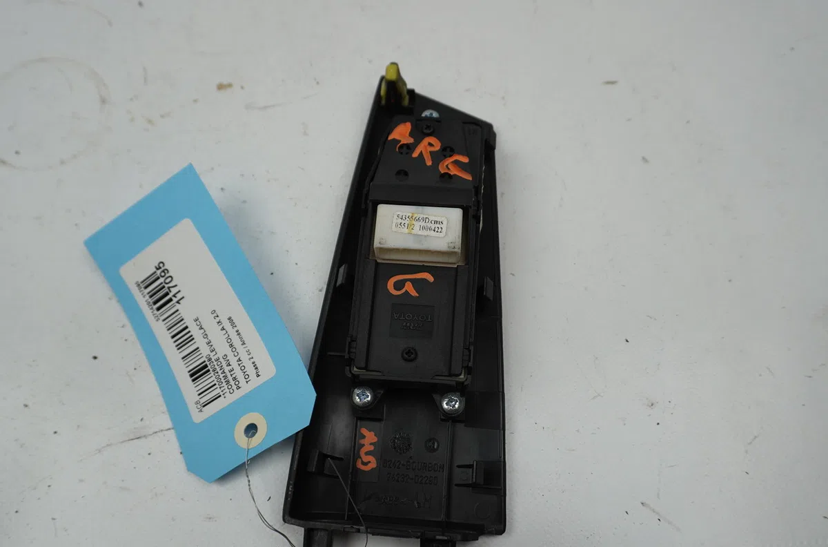 Commande lève-glace porte avant gauche Toyota COROLLA (_E12_) 1.4 d (nde120_) (2004-2007) 5 portes occasion