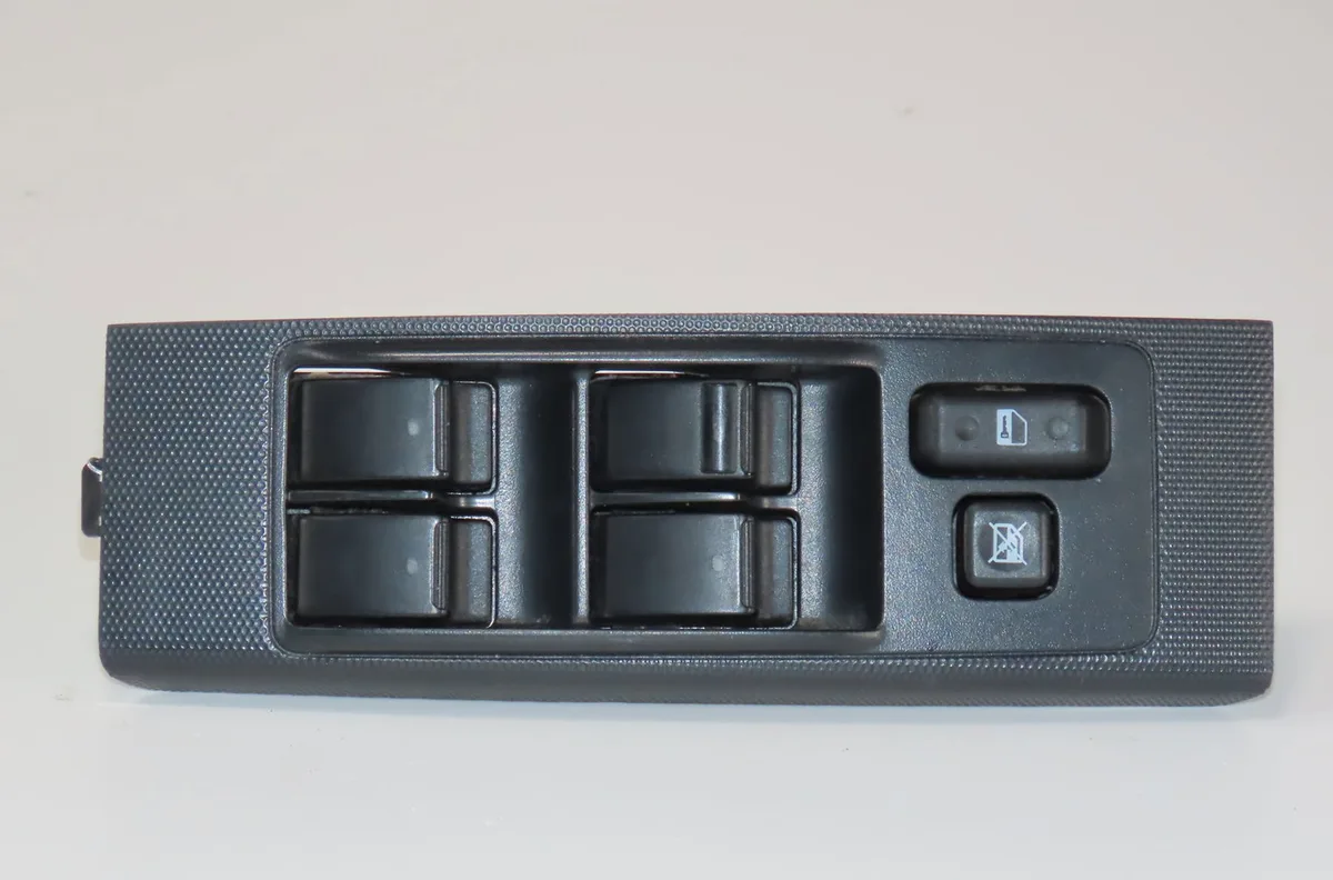 Commande lève-glace porte avant gauche Toyota COROLLA Verso (ZER_, ZZE12_, R1_) 1.8 (znr11_) (2004-2009) occasion