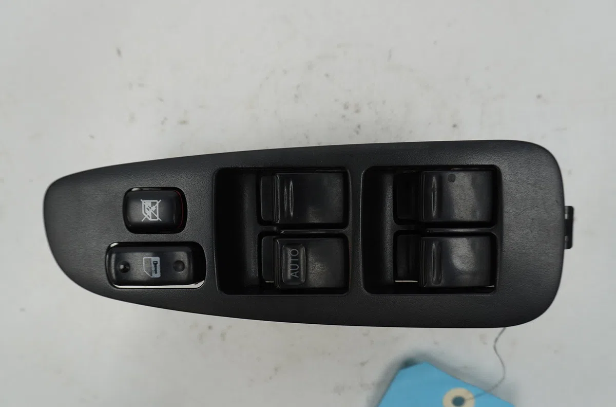 Commande lève-glace porte avant gauche Toyota PREVIA II (_R3_) 2.0 d-4d (clr30_) (2001-2006) occasion