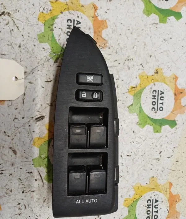 Commande lève-glace porte avant gauche TOYOTA PRIUS 3 PHASE 1 occasion — photo 2