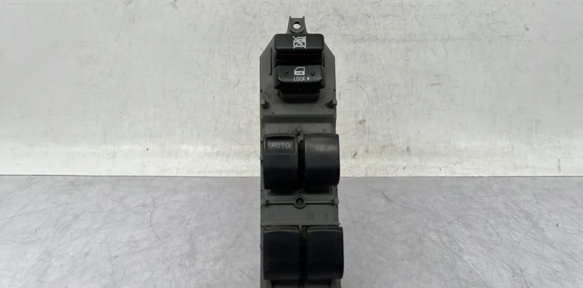 Commande lève-glace porte avant gauche TOYOTA RAV4 3 PHASE 1 occasion