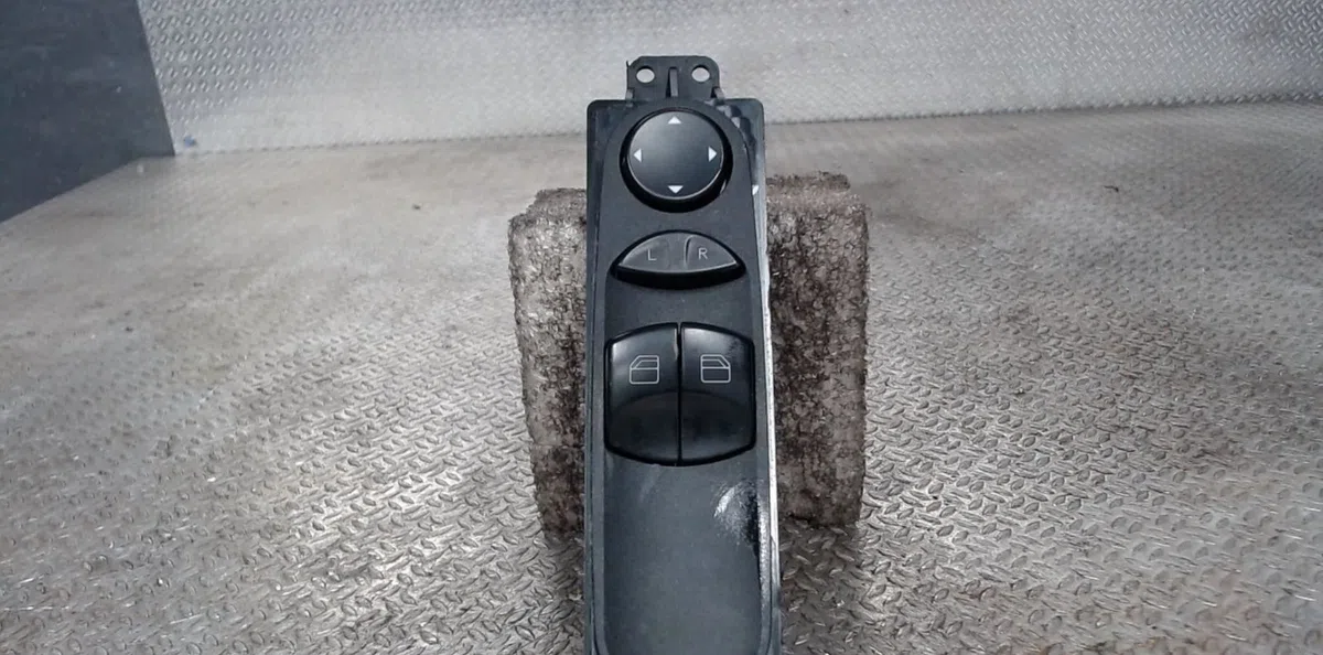 Commande lève-glace porte avant gauche VOLKSWAGEN CRAFTER 1 PHASE 2 occasion — photo 2