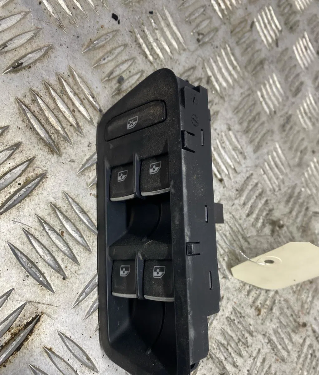 Commande lève-glace porte avant gauche VOLKSWAGEN GOLF 7 PHASE 1 occasion — photo 2