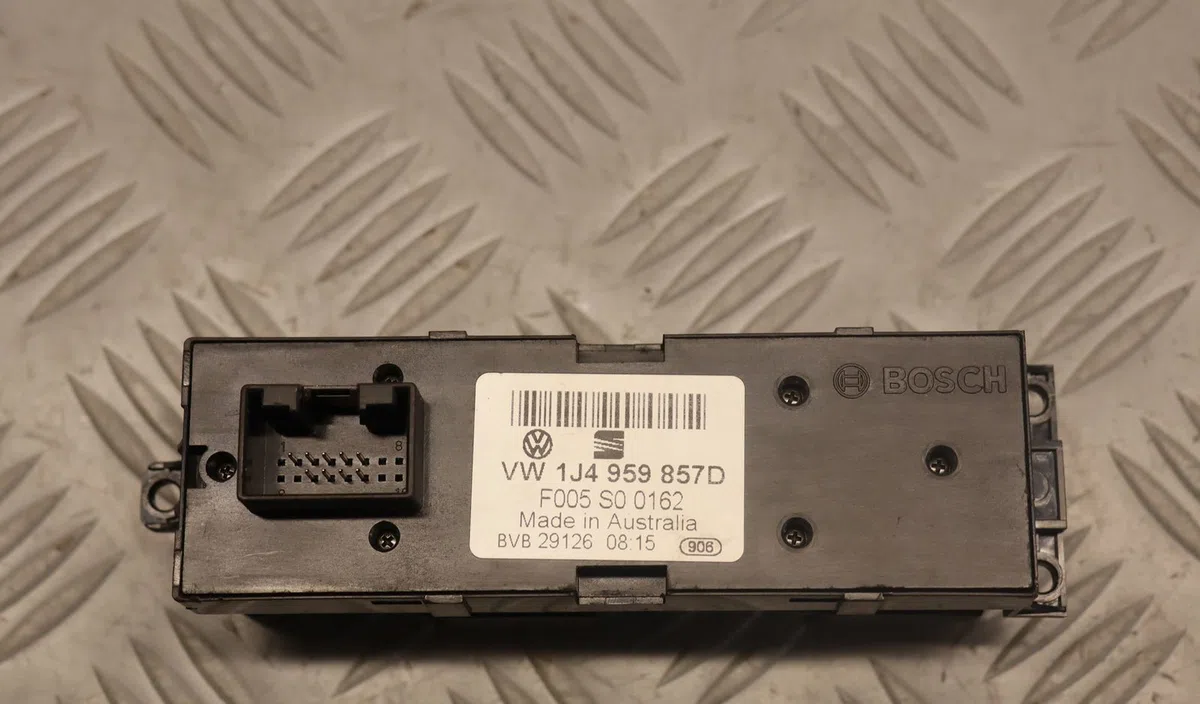 Commande lève-glace porte avant gauche Volkswagen GOLF IV (1J1) 1.9 tdi (1997-2004) 3 portes occasion — photo 2