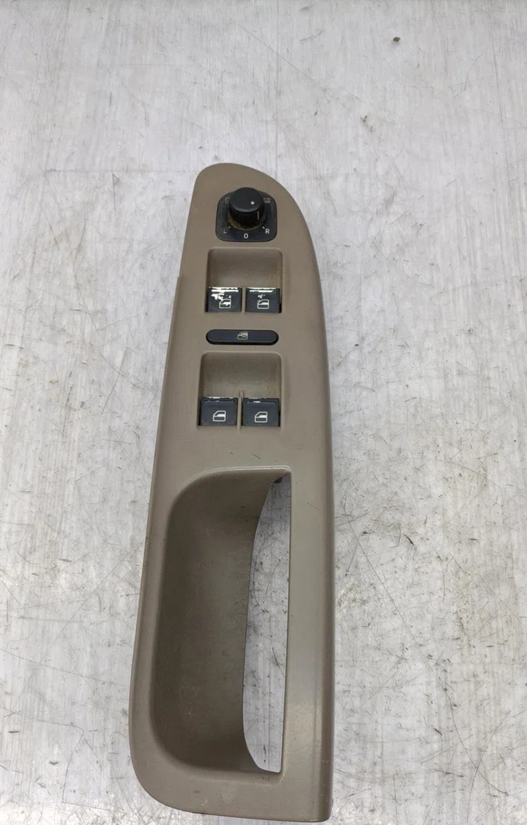 Commande lève-glace porte avant gauche VOLKSWAGEN PASSAT 5 BREAK occasion — photo 3