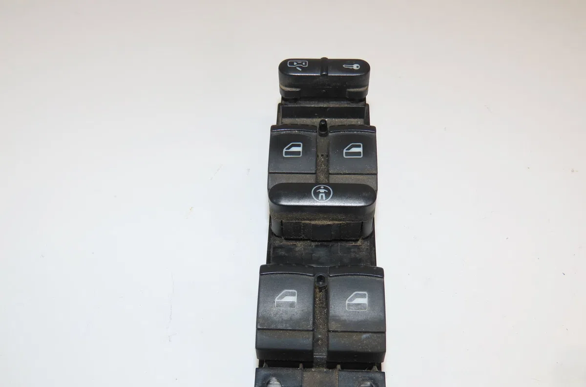 Commande lève-glace porte avant gauche Volkswagen PASSAT B5 (3B2) 1.9 tdi (1996-2000) occasion