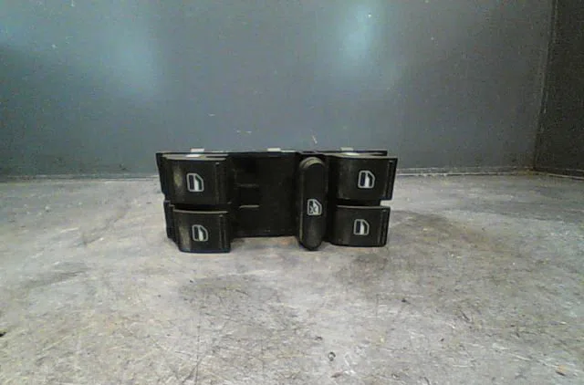 Commande lève-glace porte avant gauche Volkswagen PASSAT B6 Variant (3C5) 2.0 tdi 16v (2005-2010) 5 portes occasion — photo 3