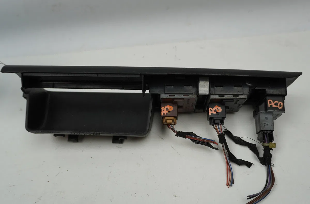 Commande lève-glace porte avant gauche Volkswagen POLO (9N_, 9A_) 1.4 16v (2001-2008) occasion
