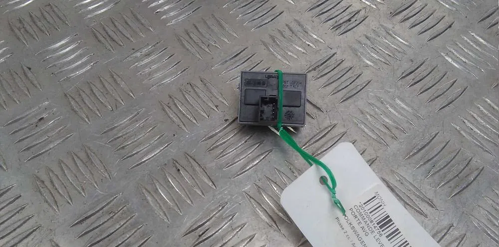 Commande lève-glace porte avant gauche Volkswagen POLO (9N_, 9A_) 1.4 tdi (2001-2005) 3 portes occasion