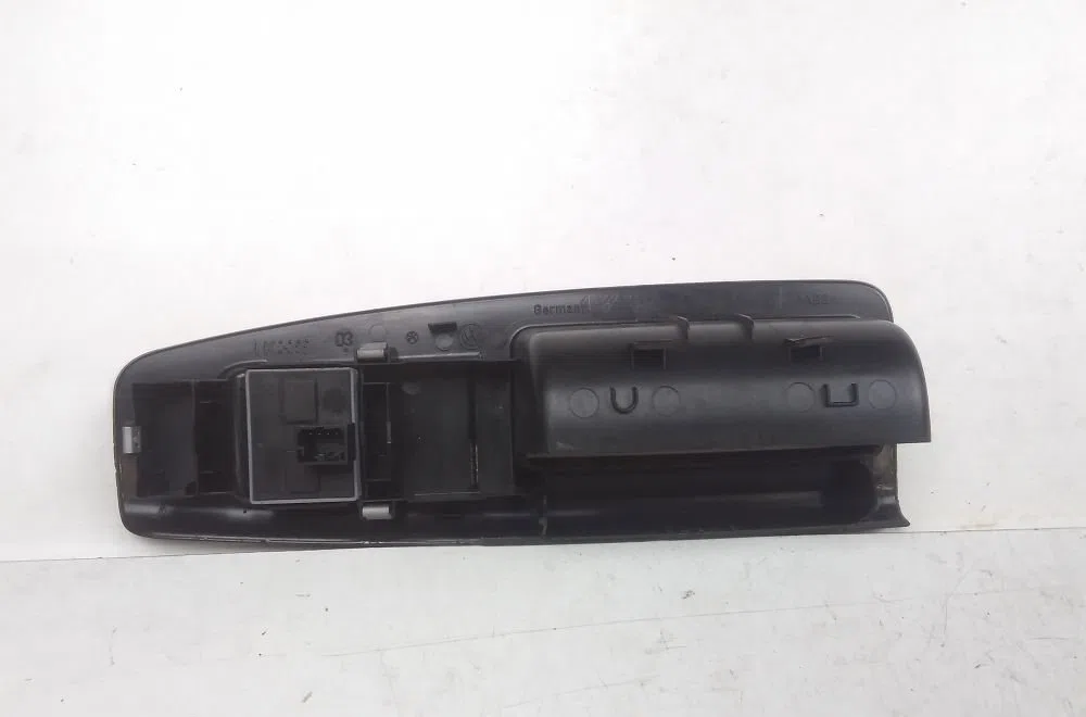 Commande lève-glace porte avant gauche VOLKSWAGEN POLO IV 2003 occasion — photo 2