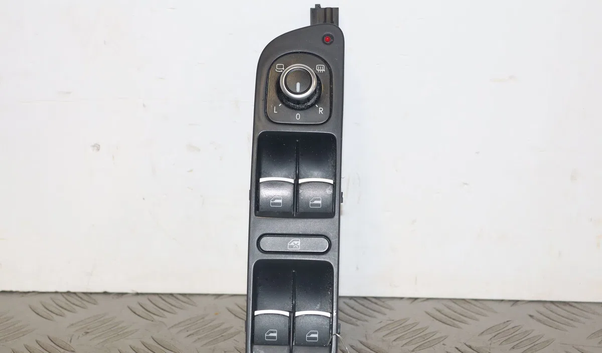 Commande lève-glace porte avant gauche Volkswagen TIGUAN (5N_) 2.0 tdi 4motion (2007-2018) occasion — photo 2
