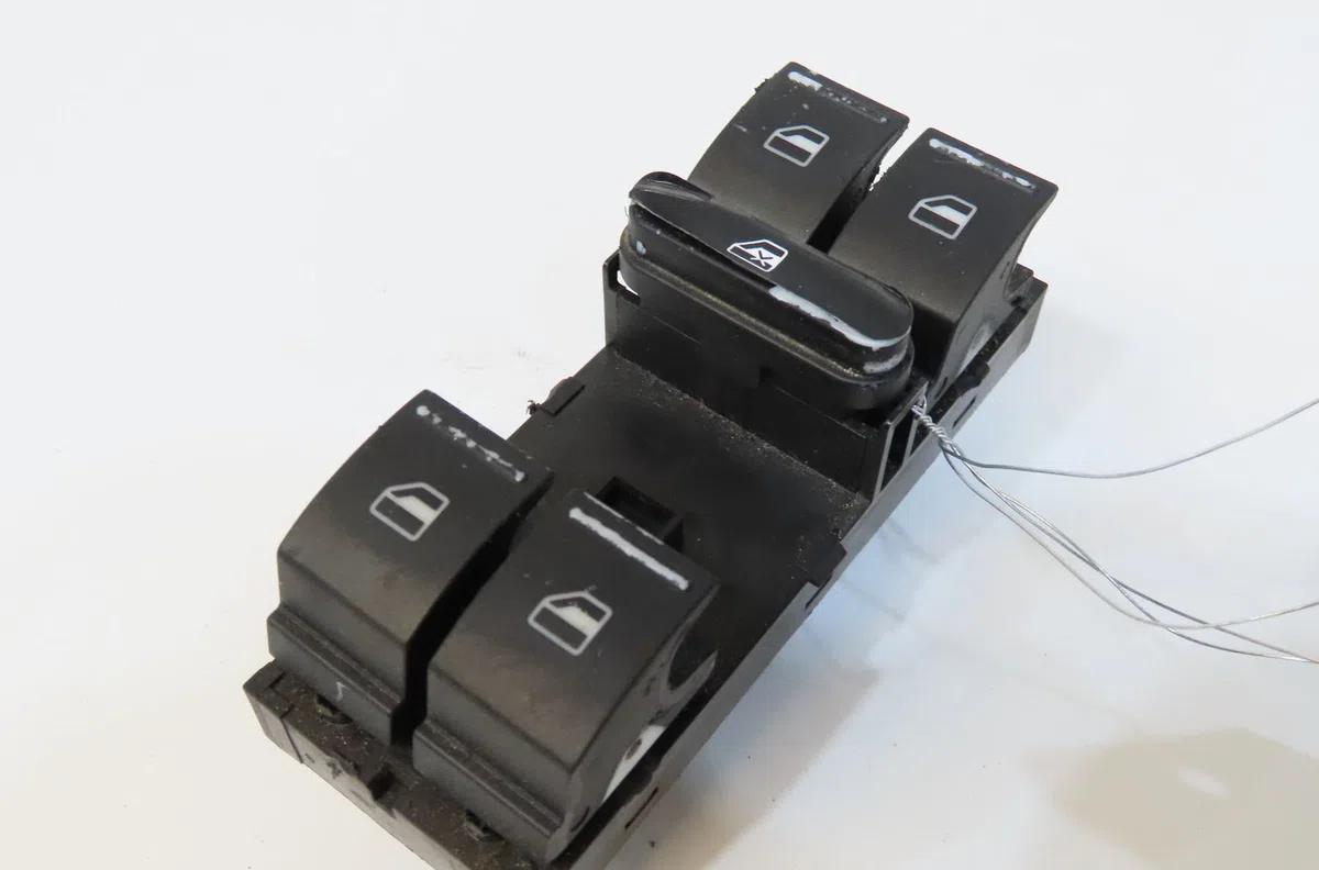 Commande lève-glace porte avant gauche Volkswagen TOUAREG (7LA, 7L6, 7L7) 2.5 r5 tdi (2003-2010) occasion — photo 2