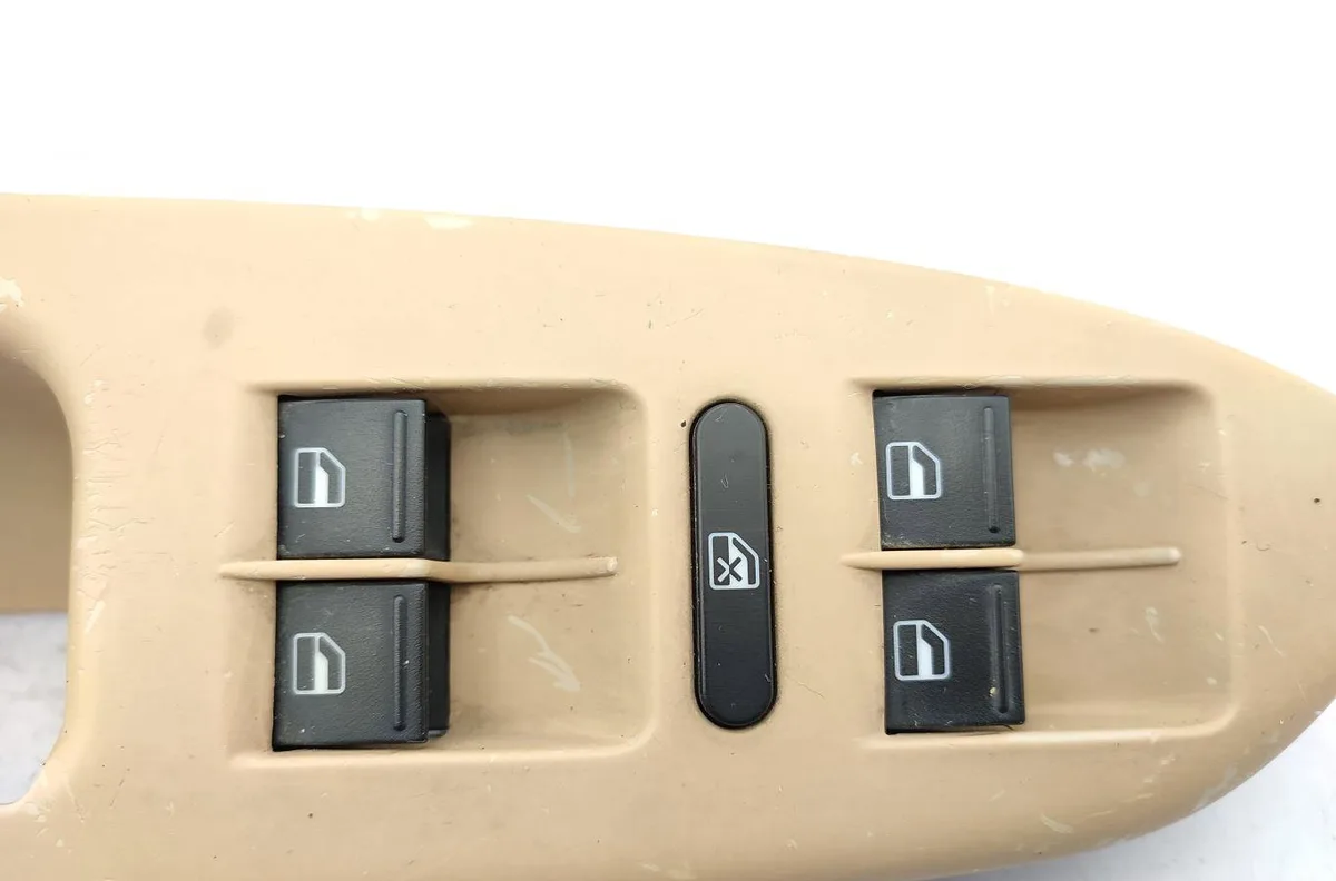 Commande lève-glace porte avant gauche VOLKSWAGEN TOURAN 1 PHASE 1 occasion