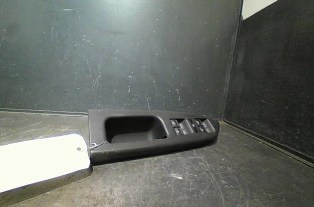 Commande lève-glace porte avant gauche Volkswagen TOURAN (1T1, 1T2) 1.9 tdi (2003-2004) 5 portes occasion — photo 3