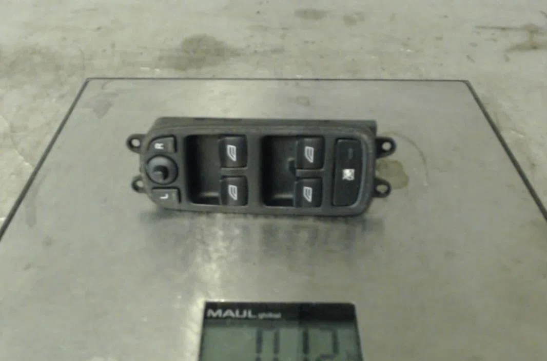Commande lève-glace porte avant gauche Volvo S40 II (544) 2.0 d (2004-2010) occasion
