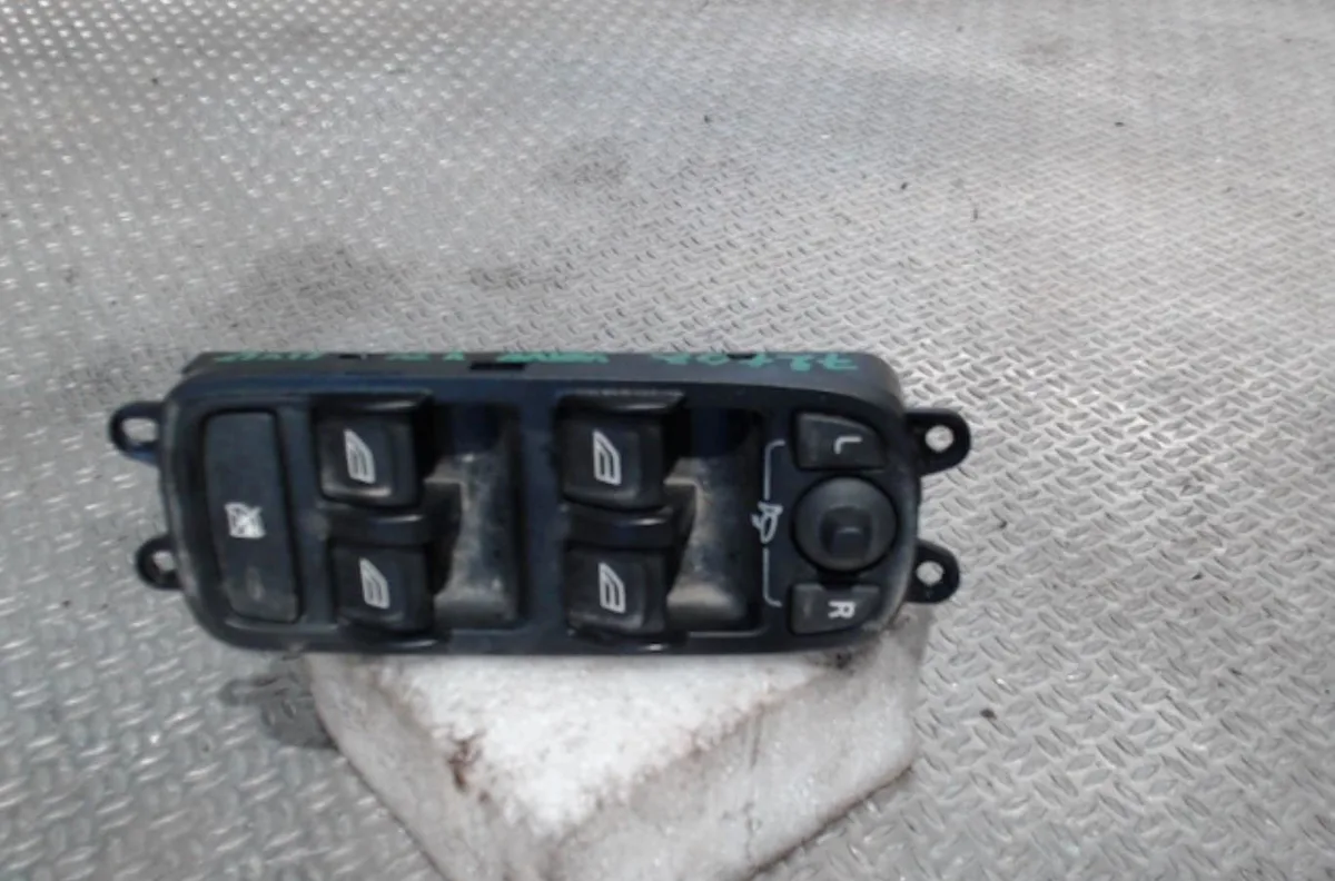 Commande lève-glace porte avant gauche Volvo V50 (545) 2.0 d (2004-2010) occasion