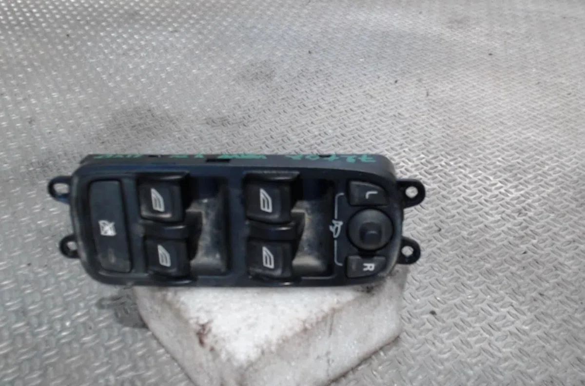 Commande lève-glace porte avant gauche Volvo V50 (545) 2.0 d (2004-2010) occasion — photo 2