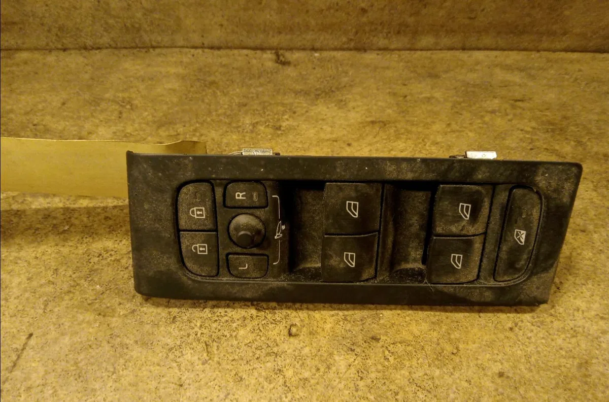 Commande lève-glace porte avant gauche Volvo XC40 (536) T3 (2020) occasion — photo 4