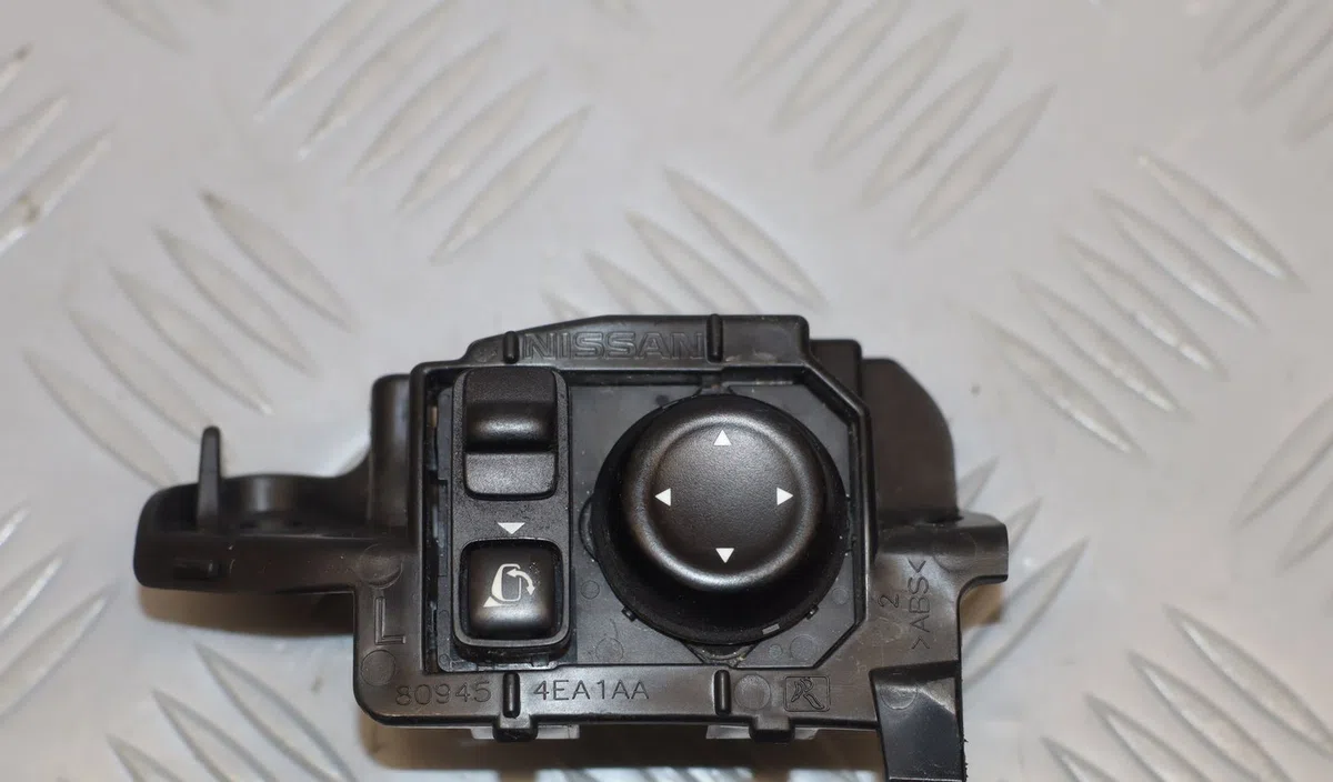Commande retroviseur exterieur electrique gauche Nissan QASHQAI II SUV (J11, J11_) 1.2 dig-t (2013) occasion — photo 3