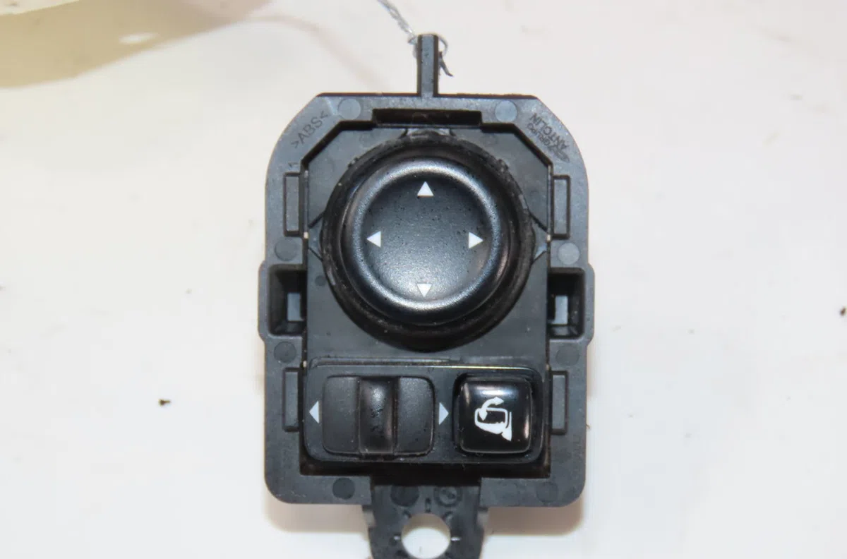 Commande retroviseur exterieur electrique gauche Renault KADJAR (HA_, HL_) 1.5 dci 110 (hla3) (2015) occasion — photo 2