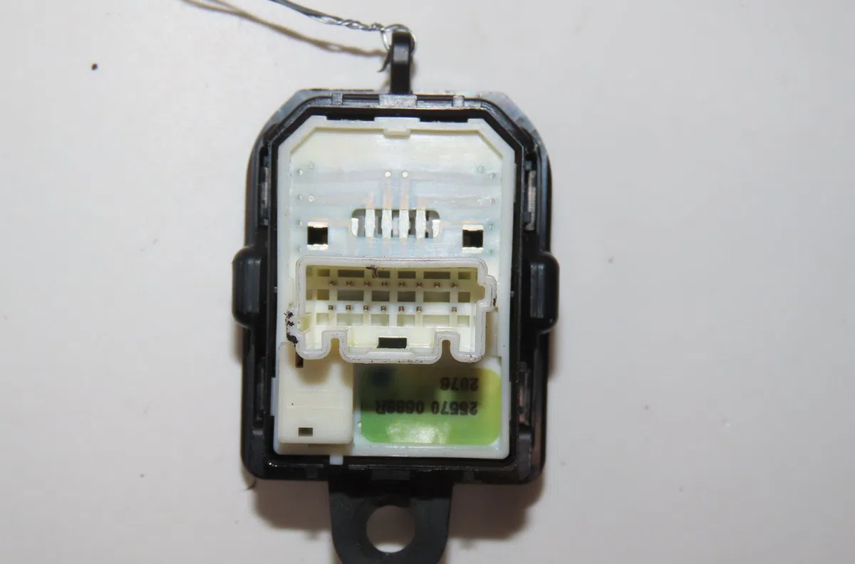 Commande retroviseur exterieur electrique gauche Renault KADJAR (HA_, HL_) 1.5 dci 110 (hla3) (2015) occasion — photo 4