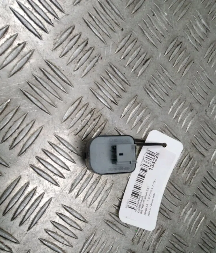 Commande rétroviseurs extérieures électriques Audi A5 (8T3) 2.7 tdi (2007-2012) occasion — photo 2
