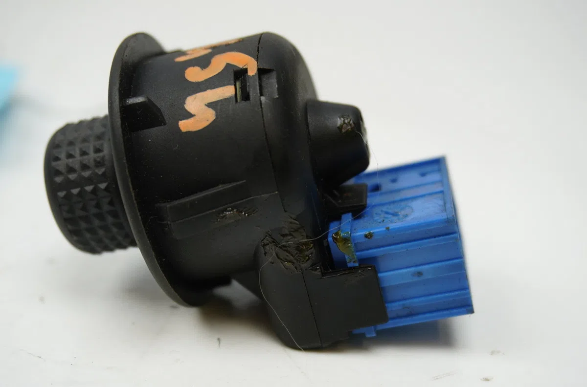 Commande rétroviseurs extérieures électriques Citroen XSARA (N1) 1.8 i 16v (1997-2000) occasion — photo 2