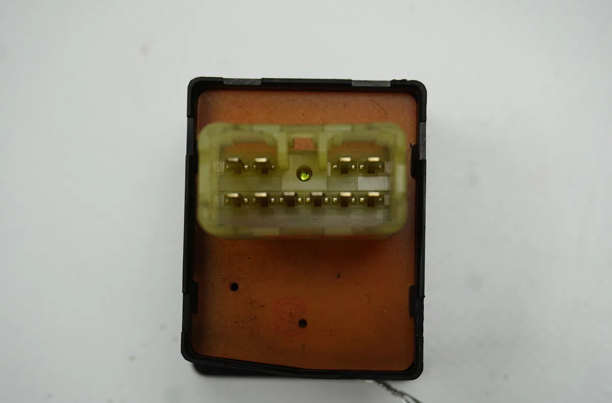 Commande rétroviseurs extérieures électriques Daihatsu TERIOS (J1_) 1.3 4wd (j100) (1997-2000) 5 portes occasion — photo 4