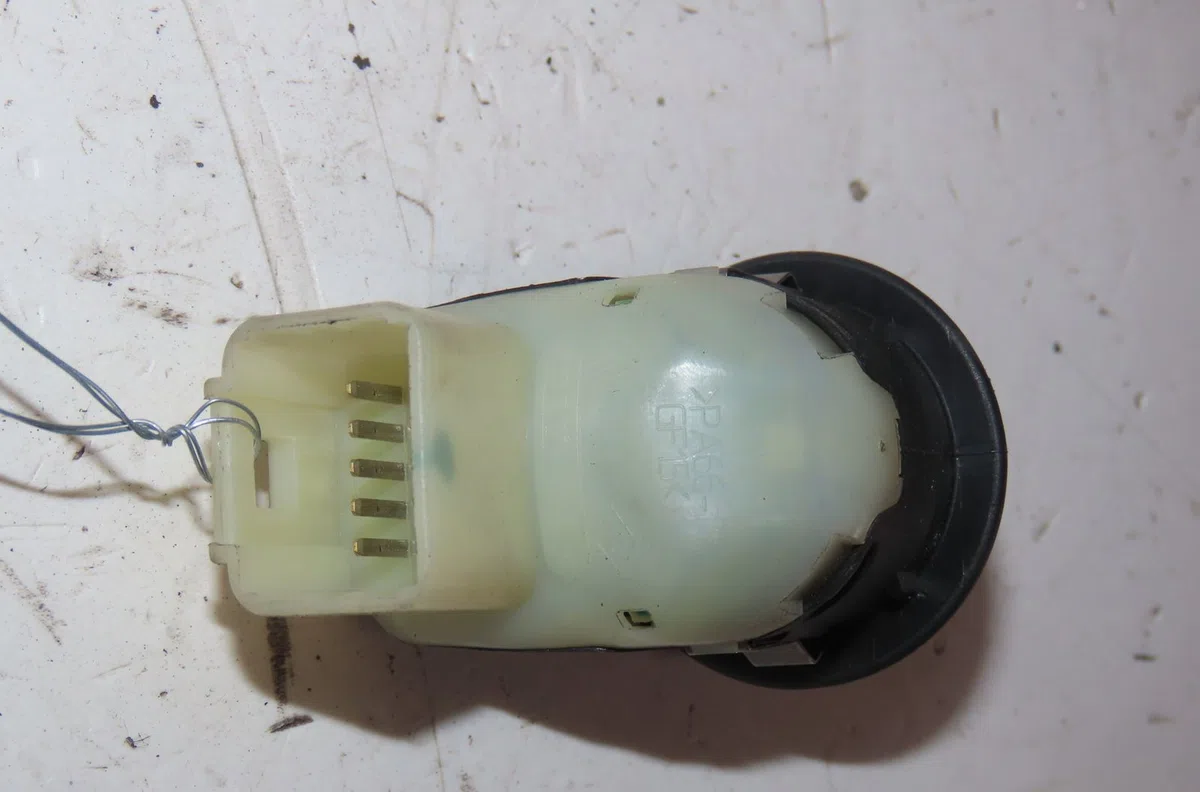Commande rétroviseurs extérieures électriques Renault GRAND SCÉNIC II (JM0-1_) 1.9 dci (jm0g, jm12, jm1g, jm2c) (2004-2006) occasion — photo 2