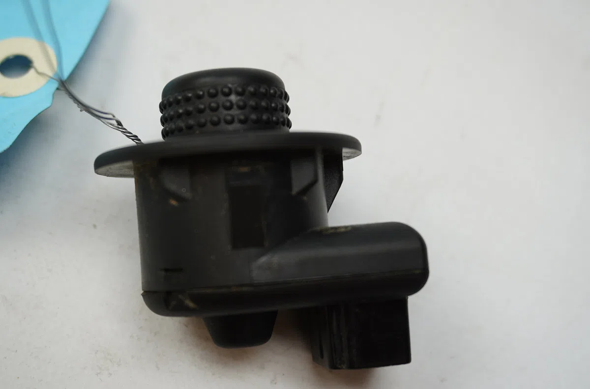 Commande rétroviseurs extérieures électriques Renault KANGOO Express (FW0-1_) 1.5 dci 90 (fw0g, fw05, fw08, fw11) (2009) 4 portes occasion — photo 3