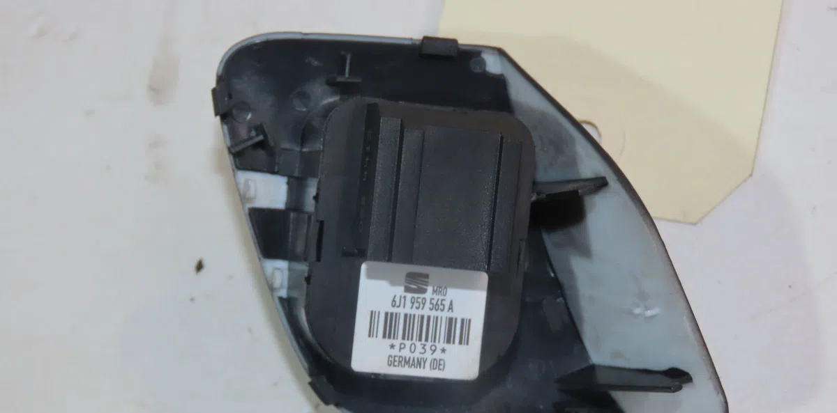 Commande rétroviseurs extérieures électriques Seat IBIZA IV (6J5, 6P1) 1.6 tdi (2009-2015) occasion — photo 2