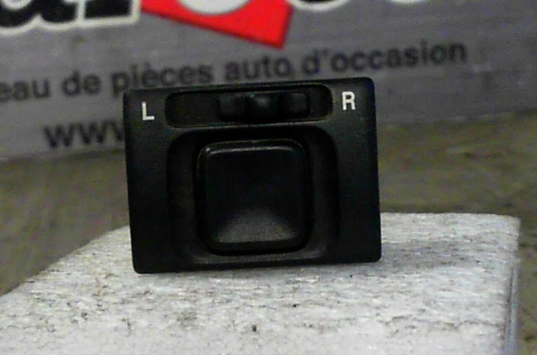 Commande rétroviseurs extérieures électriques Suzuki GRAND VITARA I (FT, HT) 2.0 hdi 110 4x4 (sq 420d) (2001-2003) occasion — photo 2