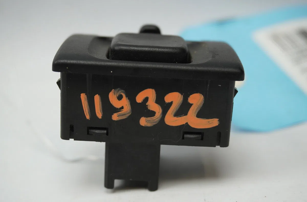 Commande rétroviseurs extérieures électriques Suzuki IGNIS I (FH) 1.3 4wd (rg413) (2000-2003) occasion — photo 2
