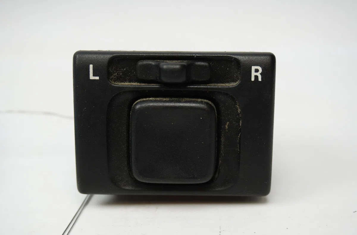 Commande rétroviseurs extérieures électriques Suzuki IGNIS I (FH) 1.3 4wd (rg413) (2000-2003) occasion — photo 4