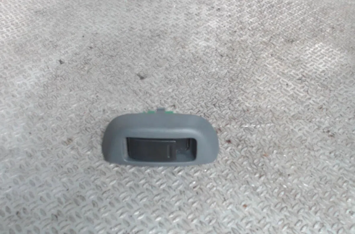 Commande toit ouvrant CITROEN C1 1 PHASE 1 occasion — photo 3
